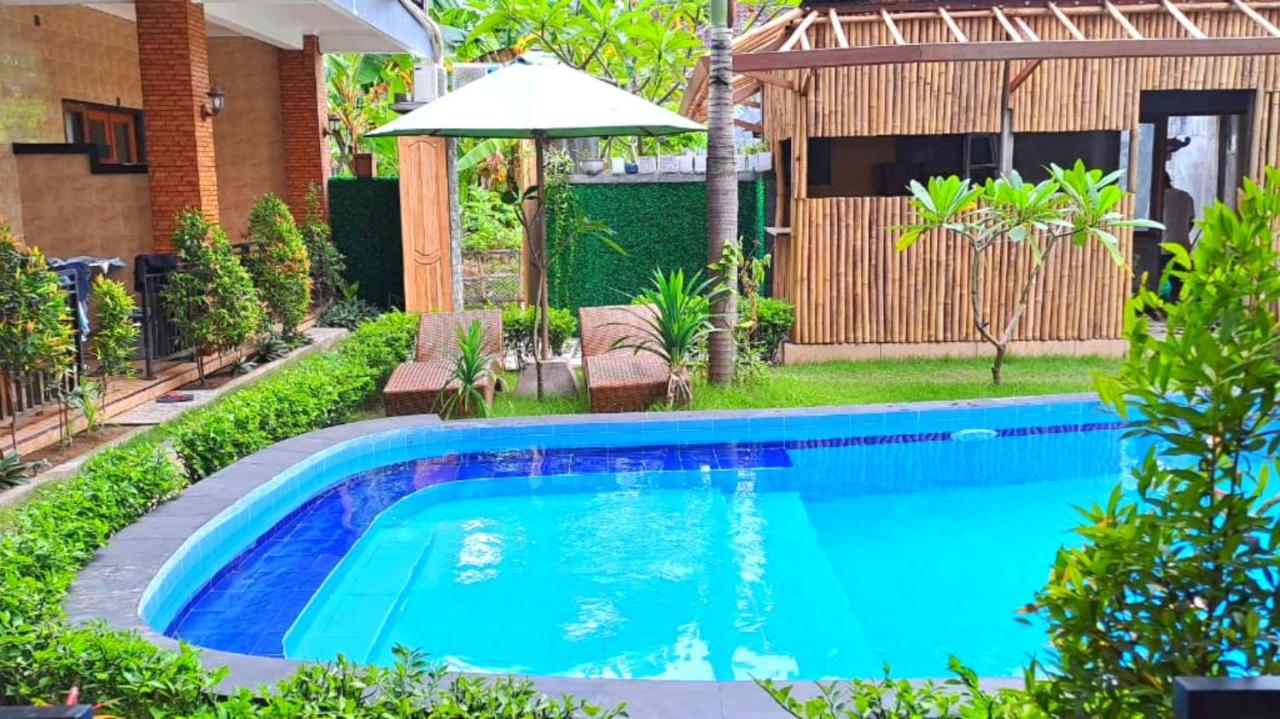 Wahyuga Sari Guest House Nita Salon & Spa Нуса-Лембонган Екстер'єр фото