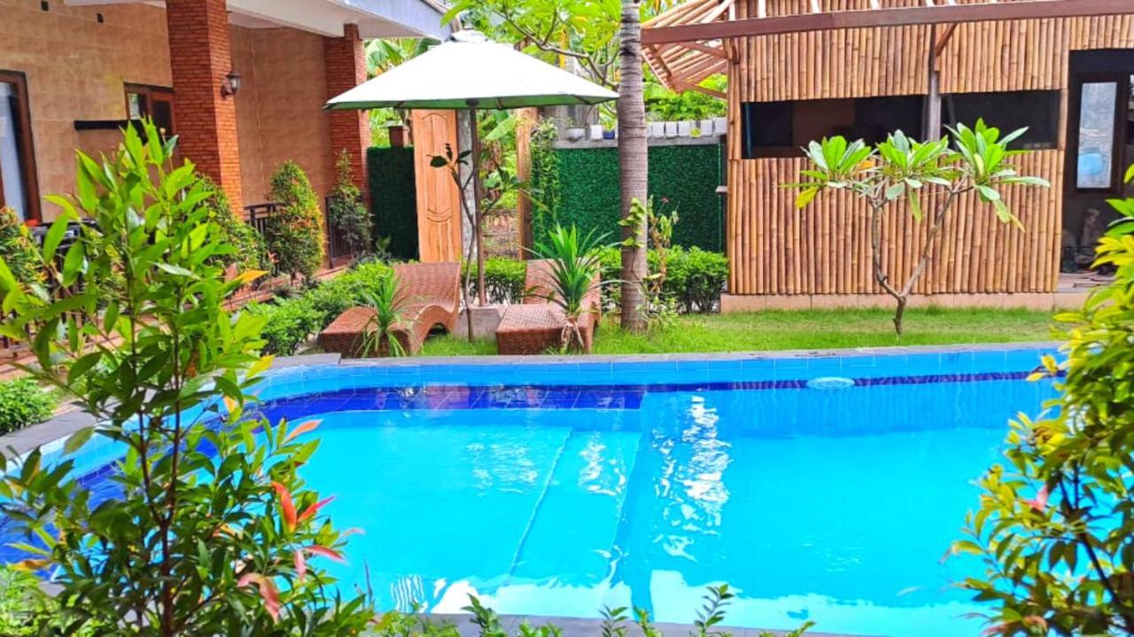Wahyuga Sari Guest House Nita Salon & Spa Нуса-Лембонган Екстер'єр фото
